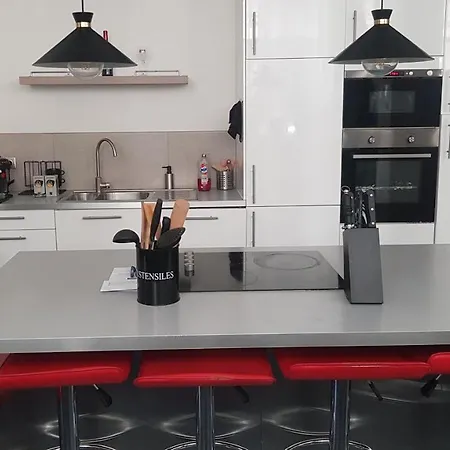Loft 100m2 Apartment *
